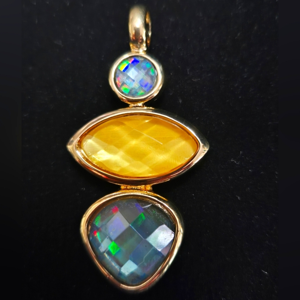 RMN PENDANT NWOT